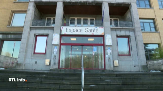 Deux personnes ont été interpellées dont le président du conseil d'administration. L'enquête concerne un achat controversé d'un terrain à Châtelineau. Terrain acheté pour 1.600.000€ pour y construire un nouvel hôpital.