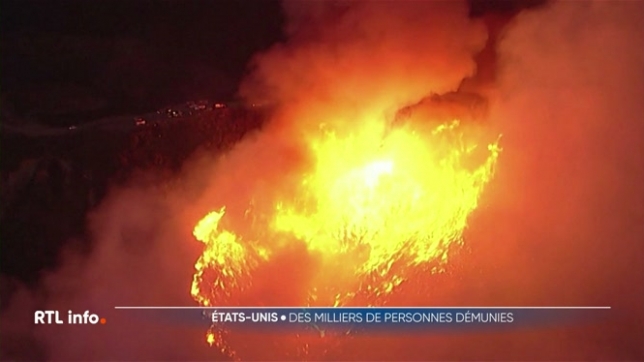 Les pompiers  luttent toujours contre les flammes autour de Los Angeles.