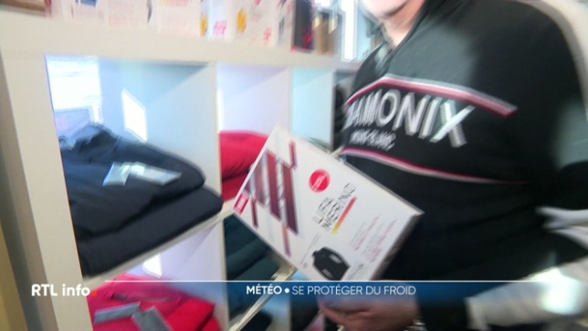 Il fait particulièrement froid aujourd'hui. Jusqu'à -4 degrés et des valeurs qui ne dépasseront pas la barre de 0 dans plusieurs régions du pays. Des conditions hivernales normales qui vont s'installer durant quelques jours sur notre pays.