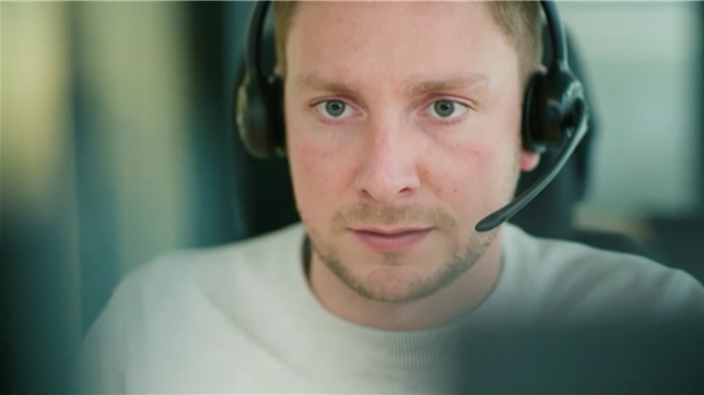 Plongé au coeur des bureaux du 101 et du 112 à Mons, Liège, Namur et Bruxelles, Appel d'Urgence revient avec des visages familiers, mais aussi avec de nouveaux calltakers prêts à relever tous les défis.