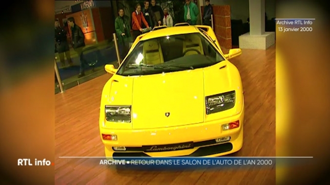 Bentley, Ferrari, Lamborghini, quelques modèles de luxe étaient présentés lors du salon de l'auto de Bruxelles en 2000. Des voitures qui coûtaient quelques millions de francs belges. C'est la séquence archives du jour.