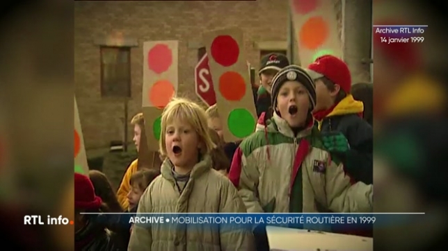 En 1999, c'est un sujet de sécurité routière qui mobilisait une école entière de Bierset (Grâce-Hollogne). Ecoliers, enseignants et parents ont décidé de manifester réclamer l'aménagement d'un carrefour dangereux où plusieurs accidents graves s'y étaient produits.