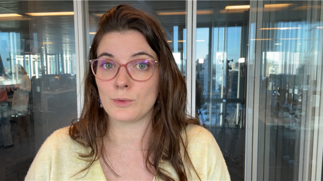 Nancy nous a contactés via le bouton orange Alertez-nous car elle aimerait partir en vacances, mais elle ne sait pas si elle peut alors qu'elle est en invalidité de travail et qu'elle touche des indemnités de la mutuelle. Que peut-elle faire? Voici les règles en la matière.