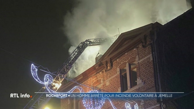 Un homme a été privé de liberté après avoir, apparemment, bouté le feu à son logement... Au final, 11 appartements ont été rendus inhabitables, et une douzaine de personnes ont dû être évacuées.