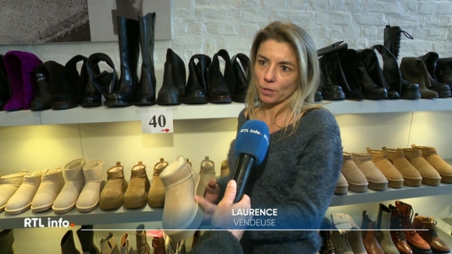 Les bottes Ugg, créées dans les années 70 par un surfeur australien, sont aujourd'hui un must-have des influenceuses, mais les experts en santé des pieds conseillent d'en limiter l'usage.