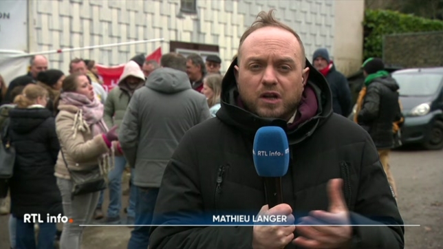 En direct, Mathieu Langer explique que la commune de Trooz doit faire des économies. Elle supprime 10 emplois sur les 89 de son administration.