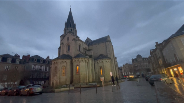 Brive-la-Gaillarde : un homme nu abattu par la police après avoir menacé des passants dans une église