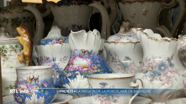 Jacques est un habitant de Mons passionné de porcelaines. Il possède chez lui des centaines de pièces en porcelaine de Baudour. La manufacture n'existe plus depuis 1977, et c'est donc un véritable trésor qu'il détient. Sa maison est d'ailleurs devenue un vrai musée.