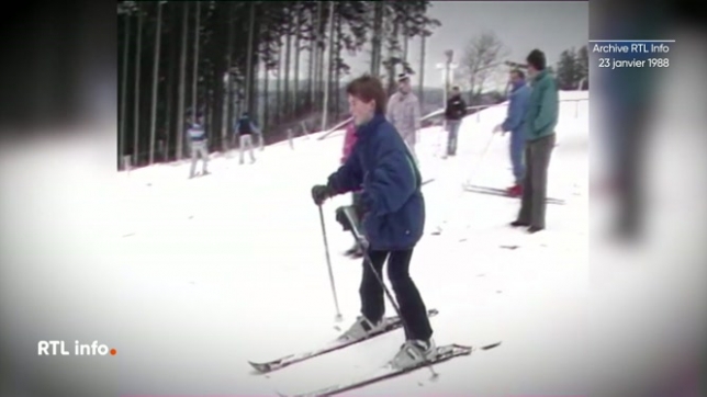 Ce jeudi, RTL info revisite ses archives en poésie et avec ironie. Le 23 janvier 1988, la neige recouvrait une bonne partie de la Belgique. L'occasion de revoir l'équipement des skieurs amateurs de l'époque et de tester la stabilité des voitures sur les routes glissantes...