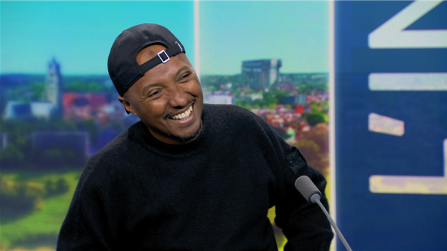 Le rappeur Soprano était l’invité du journal de 13h d’Olivier Schoonejans pour parler de son nouvel album Émancipation et de sa tournée à venir. Mais dans un moment d’euphorie, il a laissé échapper une information que son équipe n’avait pas encore officialisée : une troisième date à l'ING Arena de Bruxelles.