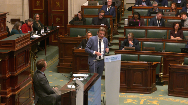 Un adolescent de 14 ans a été arrêté en raison d'un projet d'attentat: il visait une mosquée.