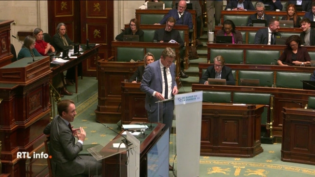 Un adolescent de 14 ans a été arrêté à Bruxelles. C'est le ministre de la Justice qui l'a annoncé à la Chambre. Il projetait de commettre un attentat contre une mosquée.