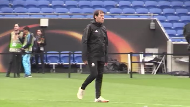 Le Français de 60 ans succède à l'Allemand Domenico Tedesco.