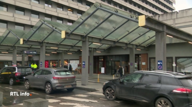 L'hôpital a été touché par une panne informatique avant-hier. Les numéros de téléphones étaient encore en dérangement hier. Tout est rentré dans l'ordre ce matin, les numéros d'appels sont de nouveau actifs.