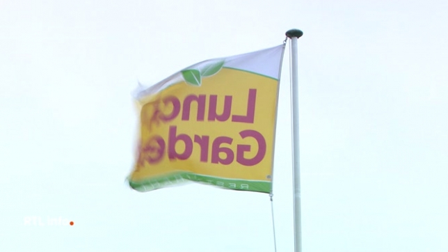 Seules quelques restaurants Lunch Garden sous franchise étaient ouverts aujourd'hui. Aujourd'hui, une réunion entre direction et syndicats a eu lieu pour proposer de nouveaux contrats de travail. La direction souhaite rouvrir dans les plus brefs délais.