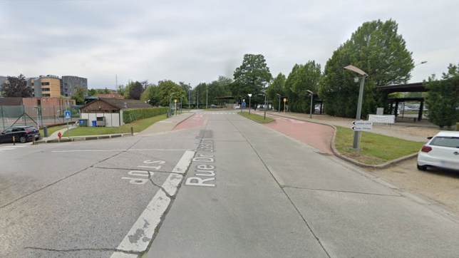 "Ils vont bien": des pompiers portent secours à un nouveau-né coincé dans une voiture à Yvoir