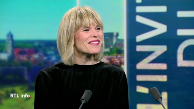 Julie Compagnon présente le nouvel album du groupe, Aftermath.