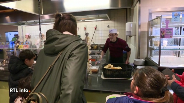 Après l'annonce de faillite suivie d'une autre, celle de la reprise de 41 restaurants sur les 62, seule une petite dizaine d'entre-eux ont ouvert leurs portes fermées aujourd'hui. C'est le cas de celui de Jumet, où malgré un certains soulagement, il y a encore beaucoup de questions et d'incertitudes