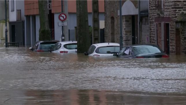 La dépression Herminia provoque vents violents, fortes pluies et inondations dans l’Ouest de la France. À Rennes, la montée des eaux du canal Saint-Martin a conduit à l’évacuation d’habitants de quatre rues. Des perturbations touchent également le trafic ferroviaire et routier dans plusieurs régions sous vigilance orange.