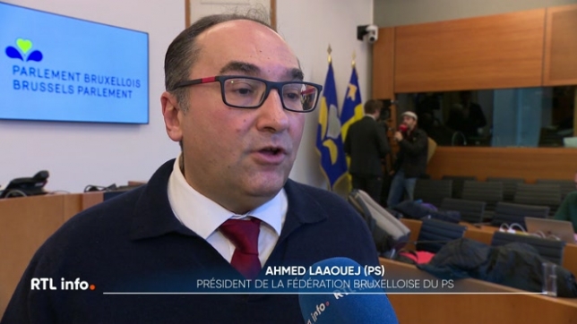 Le PS propose de nommer, sans attendre un accord de coalition, le chef de file du MR bruxellois au poste de ministre-président de la région. Cela permettrait, selon le PS, de débloquer la situation, mais c'est déjà très critiqué.