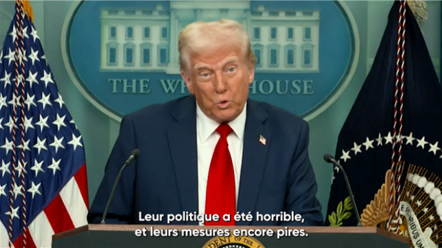 Le président actuel a accusé les deux anciens présidents démocrates d'avoir baissé les niveaux d'exigence des contrôleurs aériens.