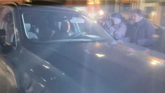 Bart De Wever quitte l'École royale militaire pour se rendre au Palais royal.