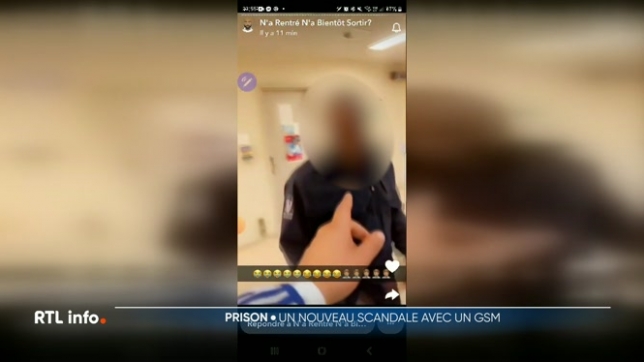 Les téléphones portables dans les prisons, c'est un phénomène contre lequel les autorités tentent de luter. Mais dans une vidéo récente que RTL a obtenu, un agent se laisse filmer et même s'amuse avec un détenu sans confiquer son smartphone.