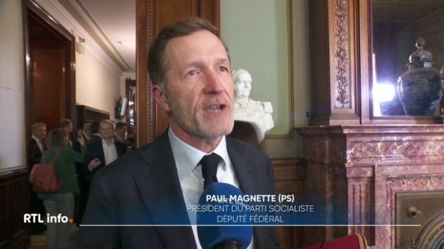 L'opposition estime que ce sont les classes moyennes qui vont payer l'addition des mesures présentées par le nouveau gouvernement Arizona. Une opposition qui réclame une estimation chiffrée de toutes les mesures annoncées. Les discussions s'annoncent musclées au Parlement et dans la rue.