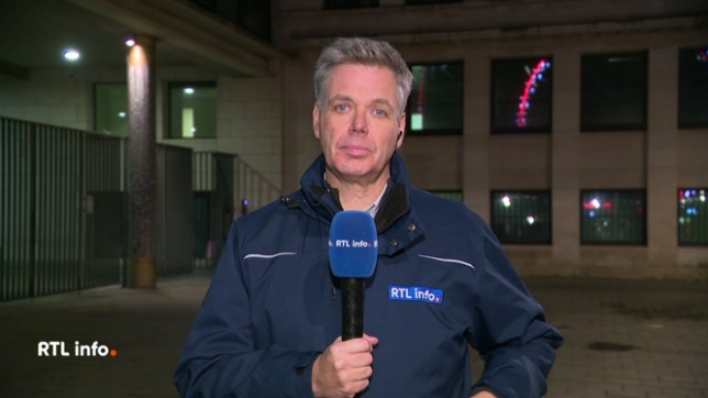 On retrouve en direct Serge Vermeiren pour faire le point sur la chasse à l'homme en cours à Bruxelles suite à des coups de feu à la station Clémenceau.