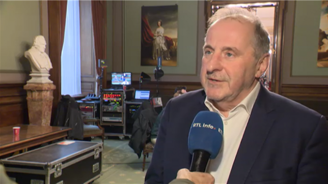 L'introduction d'une taxe sur les plus-values des actifs financiers est bien une concession, a admis le MR jeudi soir à la Chambre, lors du débat sur la déclaration de politique générale du Premier ministre Bart De Wever. Cet élément était au cœur de la démission du formateur en août dernier, Vooruit réclamant cette taxe face à un MR qui ne voulait pas en entendre parler. Le MR qui précise, par ailleurs, que cette disposition est extrêmement difficile à estimer.