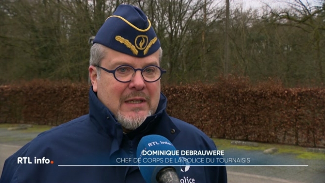 Des migrants essayant de rejoindre l'Angleterre se sont enfermés dans une remorque refroidie à 2 degrés. Parmi les 15 migrants retrouvés en mauvaise posture, il y a une femme enceinte.