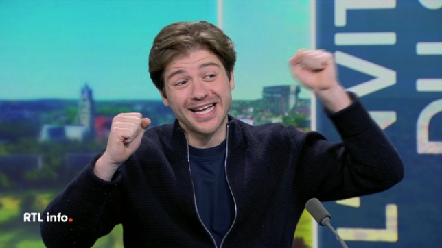 Giorgio Fouarge est un Belge d'origine italienne, qui évoque son tour du monde, en 378 jours, sur un vélo en bois. Le livre 33.000 km, accroché à un bout de bois est le carnet de bord de son voyage.