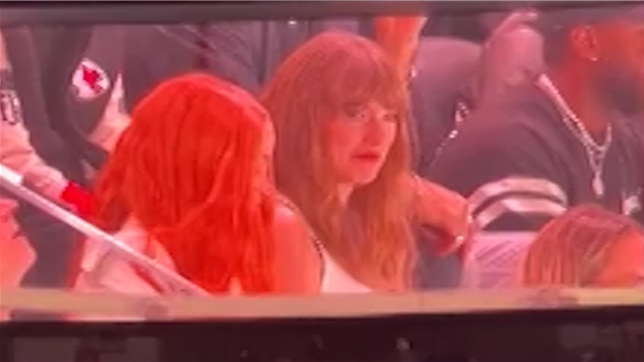 Taylor Swift a été huée par les fans des Eagles présents au Superdome lorsqu'elle est apparue sur le jumbotron pendant le Super Bowl. Swift était également présente lorsque les Chiefs et son petit ami Travis Kelce ont remporté le Super Bowl à Las Vegas il y a un an.