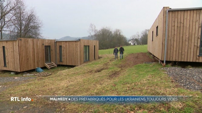 Il y a un peu plus de 2 ans, la ville de Malmedy avait décidé de construire trois logements préfabriqués pour accueillir des réfugiés ukrainiens. Ils n'ont jamais été mis en service et  sont désormais laissés à l'abandon.