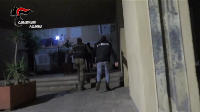 Les carabiniers italiens ont arrêté ce mardi à l'aube 147 membres de la mafia de Palerme afin de démanteler les clans tenant toujours sous leur coupe la capitale sicilienne, en dépit d'années de lutte contre Cosa Nostra.