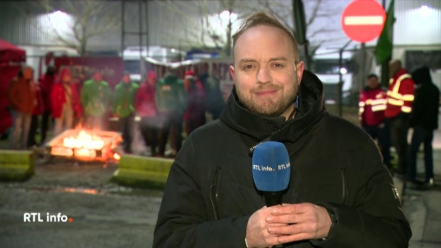 Syndicats et direction se sont quittés sans accord à l'issue d'une réunion organisée ce matin. Une réunion très courte et qui s'est très mal passée selon la CSC Transcom. Le point avec Mathieu Langer.