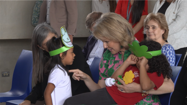 La reine Mathilde a visité un centre d'accueil pour migrants en transit, la Fondation Lloverá, dans la capitale du Costa Rica, San José.