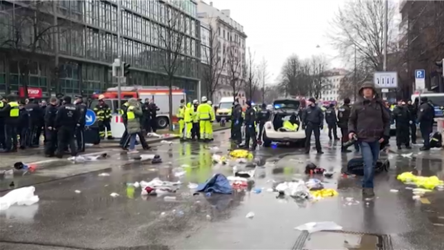Une voiture a percuté un groupe de personnes à Munich, dans le sud de l'Allemagne, faisant plusieurs blessés, a annoncé jeudi la police locale, ajoutant avoir déployé des forces importantes sur place.