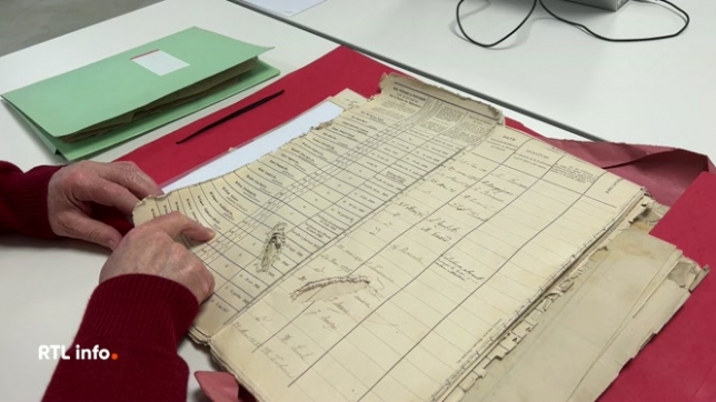 La commune s'est lancée dans un vaste projet de numérisation de ses archives, pour les transmettre aux générations futures. Un travail méticuleux qui a déjà permis de sauver in extrémis certains documents.