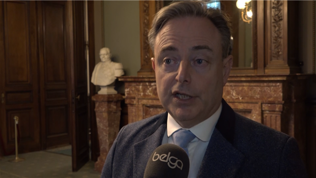Entre 60.000 (selon la police) et 100.000 manifestants (selon les syndicats), ont défilé dans les rues de Bruxelles contre les mesures prévues par le nouveau gouvernement fédéral. Bart De Wever réagit.