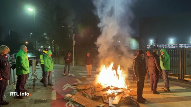 Les sous-traitants d'Audi Brussels, soit près de 1.000 travailleurs, espèrent encore obtenir des conditions de licenciement égales à celle du personnel de la marque allemande. En effet, ils n'obtiennent qu'un préavis classique car ils ne sont pas inclus dans le plan social d'Audi.