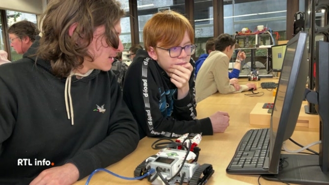 Plus de 500 élèves du secondaire ont pu participer à la journée découverte organisée à Namur. Une initiation qui rencontre de plus en plus de succès auprès des jeunes en recherche d'une formation porteuse d'emplois.