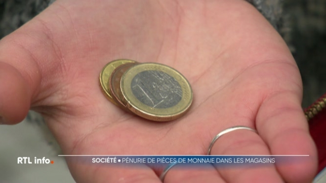 Malgré la généralisation des paiements électroniques, de nombreux clients payent encore en liquide. Et les commerçants ont parfois du mal à rendre la monnaie. Ils manquent en effet de certaines pièces, comme celles de deux euros. Certains ont lancé un appel à leurs clients pour aider à en récupérer.