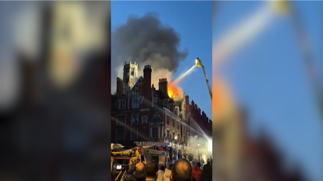 Un violent incendie s'est déclaré ce vendredi à la Chiltern Firehouse, un hôtel de luxe prisé des célébrités à Londres. Plus de 100 personnes ont été évacuées et 125 pompiers ont été mobilisés pour maîtriser le sinistre qui s'est propagé du rez-de-chaussée au toit de l'établissement. Aucun blessé n'est à déplorer, mais l'hôtel restera fermé jusqu'à nouvel ordre.
