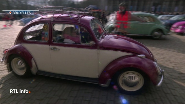La 16ème VW Love Bugs Parade a rassemblé plus de 300 voitures Coccinelle