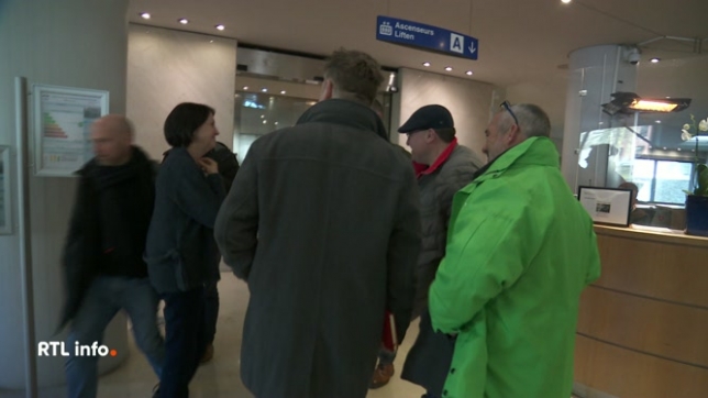 Syndicats et direction rencontraient aujourd'hui la ministre des Entreprises Publiques. De source syndicale, elle aurait joué son rôle de démineur. Des syndicats reçus durant deux heures et qui se disent satisfaits de cette entrevue.