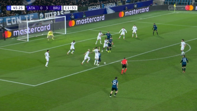 Ligue des Champions: Lookman réduit l'écart pour l'Atalanta