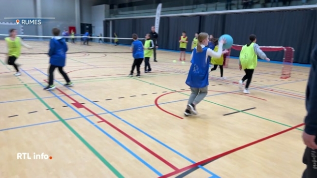 Ce nouveau complexe sportif très moderne était très attendu depuis plus de 50 ans dans cette commune de Wallonie picarde. Et ce n'est qu'un début.