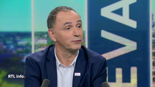 Etienne Claude, directeur de Visit Wallonia, présente quelques idées parmi les 200 escapades qu'il est possible d'organiser en Wallonie pour les congés de détente, incluant balades, visites et activités.