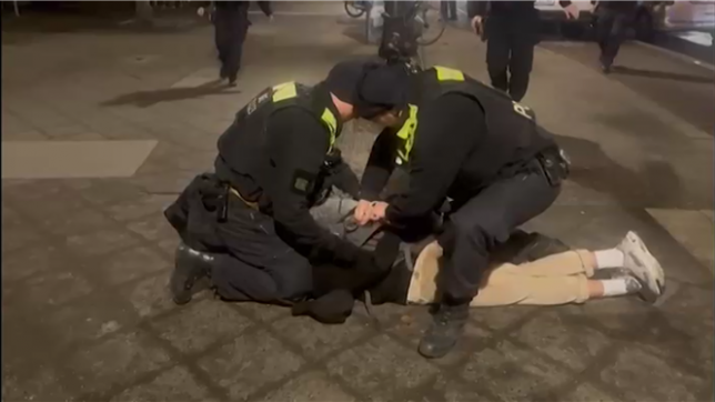 Un homme a été agressé vendredi soir et grièvement blessé par un assaillant dans l'enceinte du Mémorial de l'Holocauste à Berlin commémorant le génocide des Juifs par les Nazis, a indiqué la police.